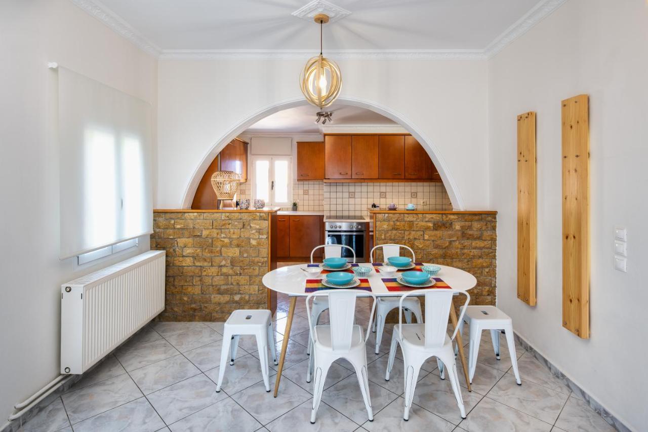 Modern 2 Bed Apartment In Downtown Of Fira Fira (Santorini) Exterior foto