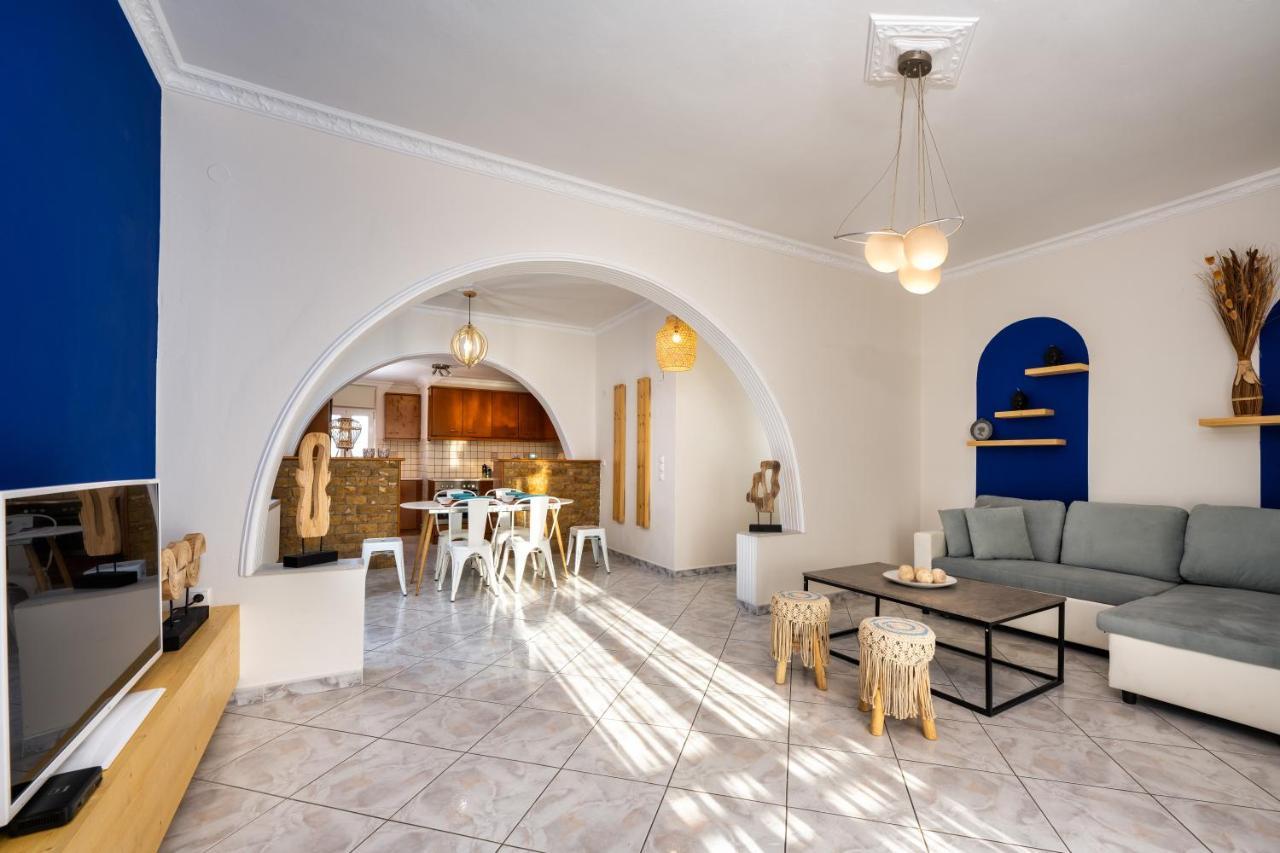 Modern 2 Bed Apartment In Downtown Of Fira Fira (Santorini) Exterior foto